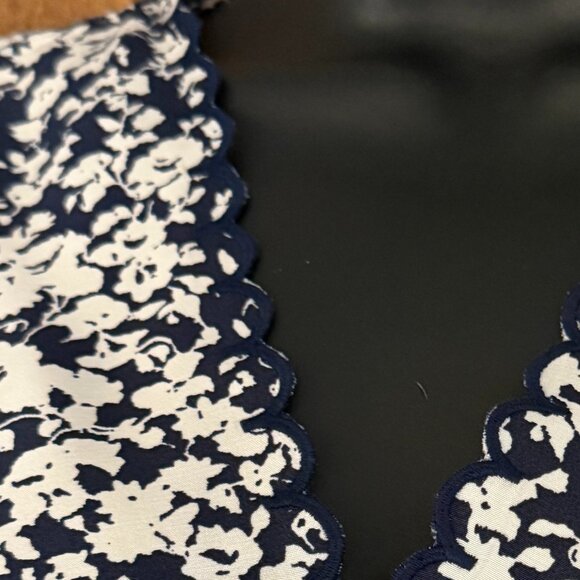 & Other Stories floral wrap scallops mini dress Sz 36 US Sz 4 - Picture 7 of 10